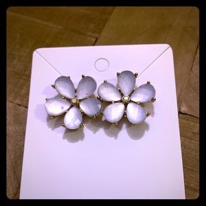 🔴Sale🔴 Pretty flower stud earrings